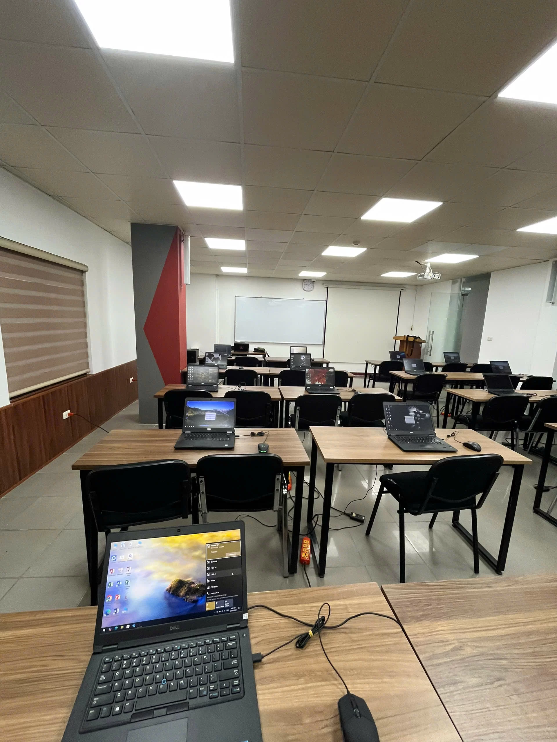 thue-may-tinh-phuc-vu-thi-chung-chi-xay-dung